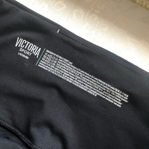 Victoria’s Secret Victoria Sport Black Capri Activewear Leggings Women’s Size L - Picture 5 of 16